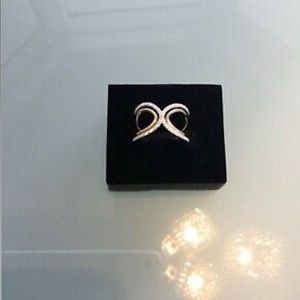 10K Yellow gold ladies diamond ring